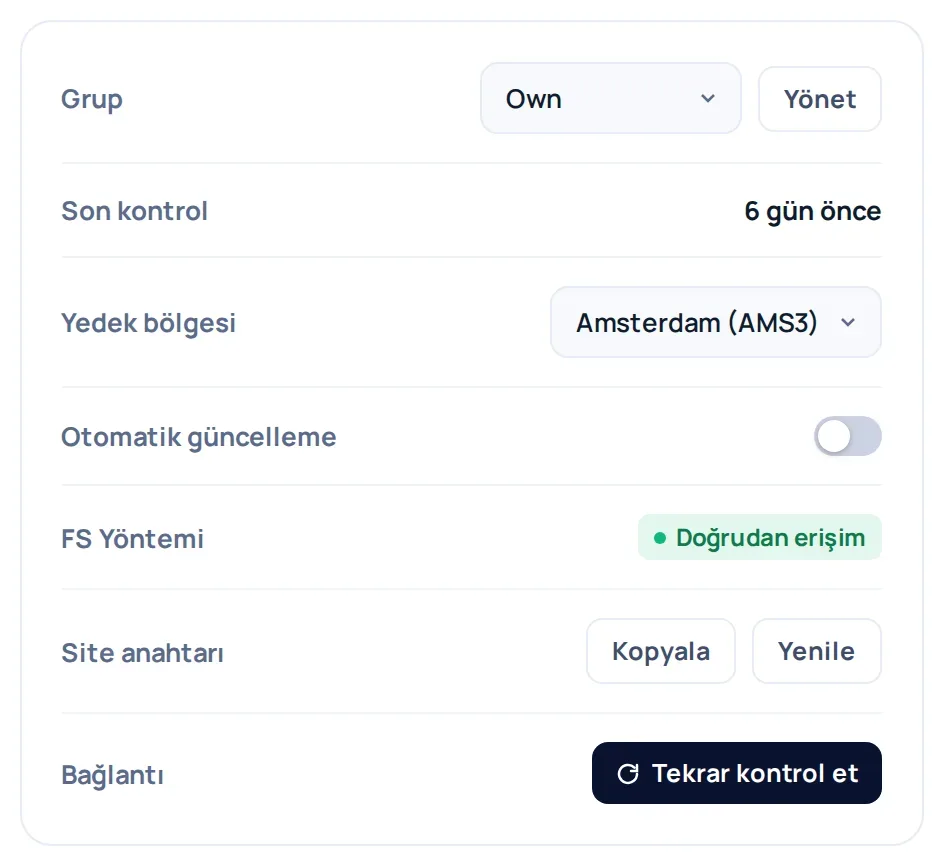 WP Safer panelinde bir sitenin detay sayfası; ilk yedekten önce hâlâ değiştirilebilen Yedekleme bölgesi satırı